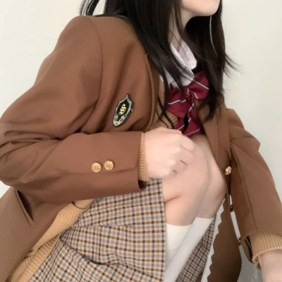尼维尔内来的美女